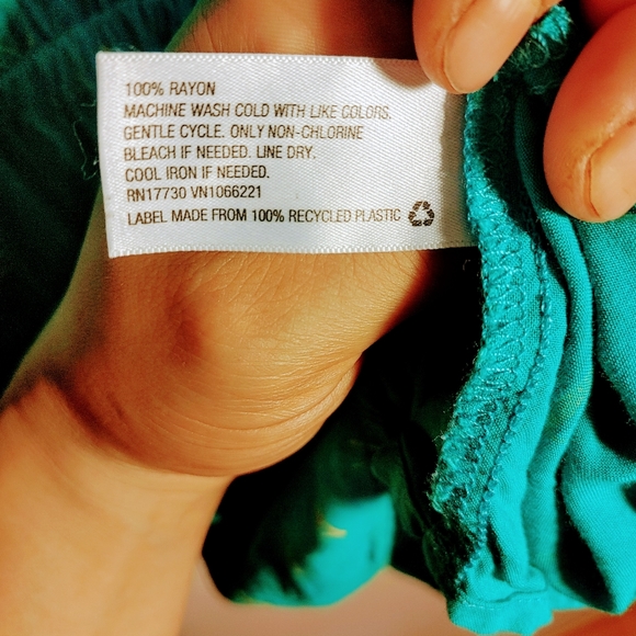 Mossimo Romper with the cutest pockets - Picture 2 of 7